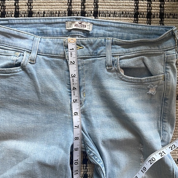 Hollister 11R (30Wx33L) - Picture 3 of 5